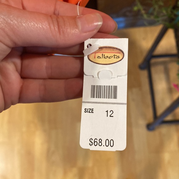 Never worn Women’s size 12 button down - Picture 3 of 4